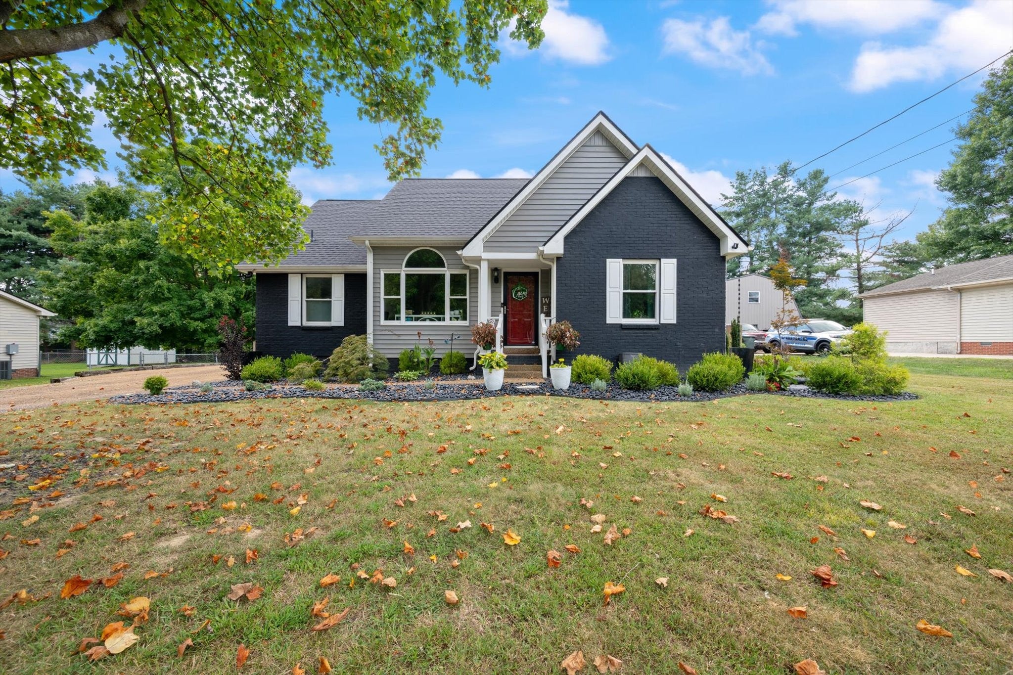 214 Oakdale Dr