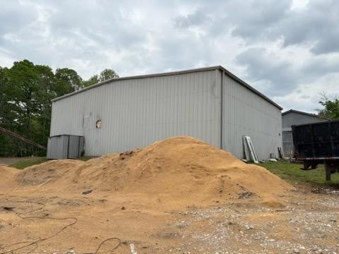 listing at 7156 New Hope Rd, Fairview