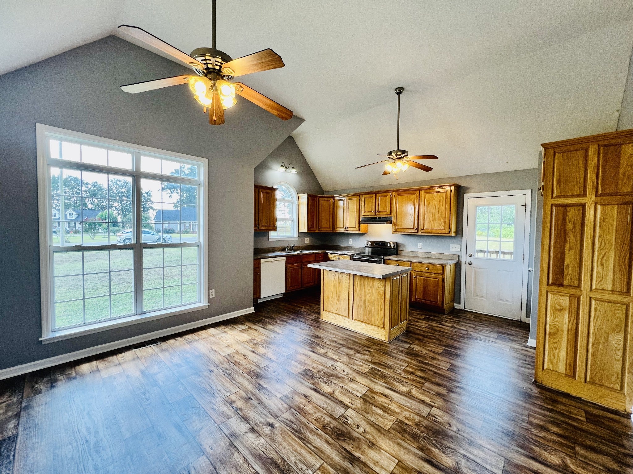 33 Long Meadow Dr