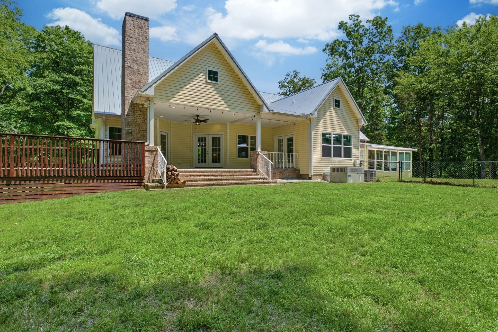 2206 Hwy 48 South