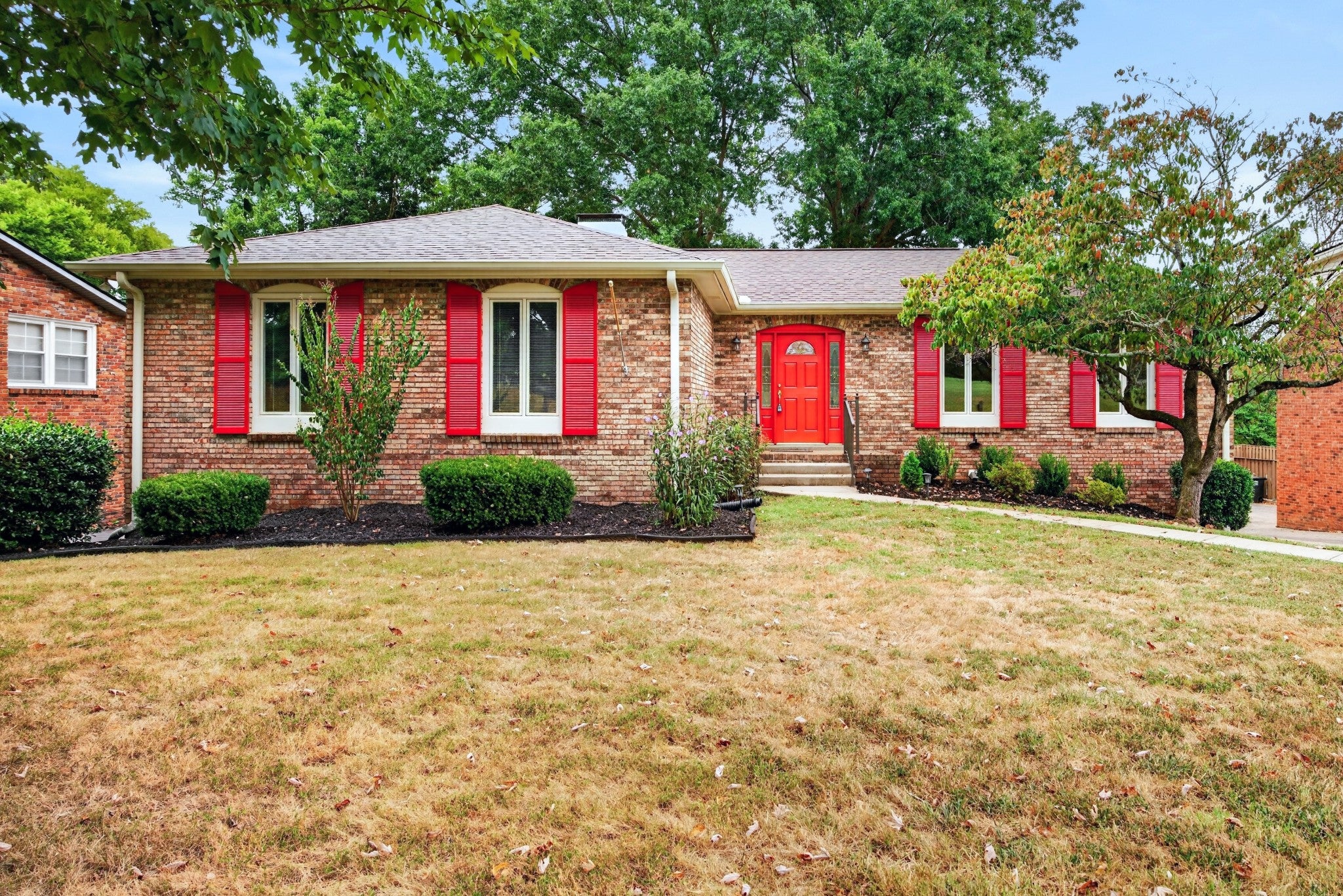 4.0-bed rental at 717 Goodpasture Ter
