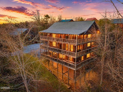 Photo of 2022 Oakmont Drive, Sevierville, TN 37876 (MLS # 3513680)