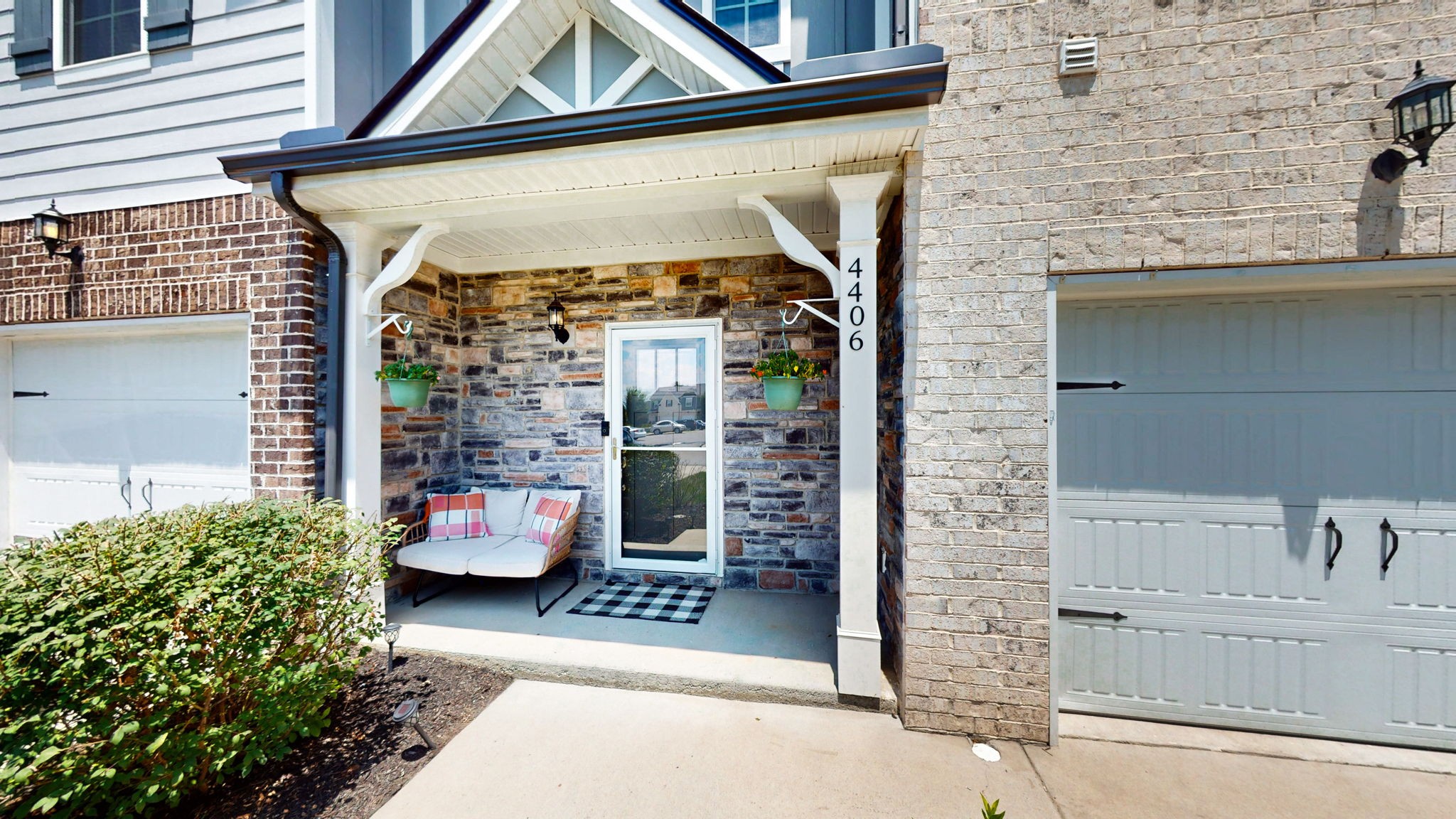 4406 Kesslers Crossing