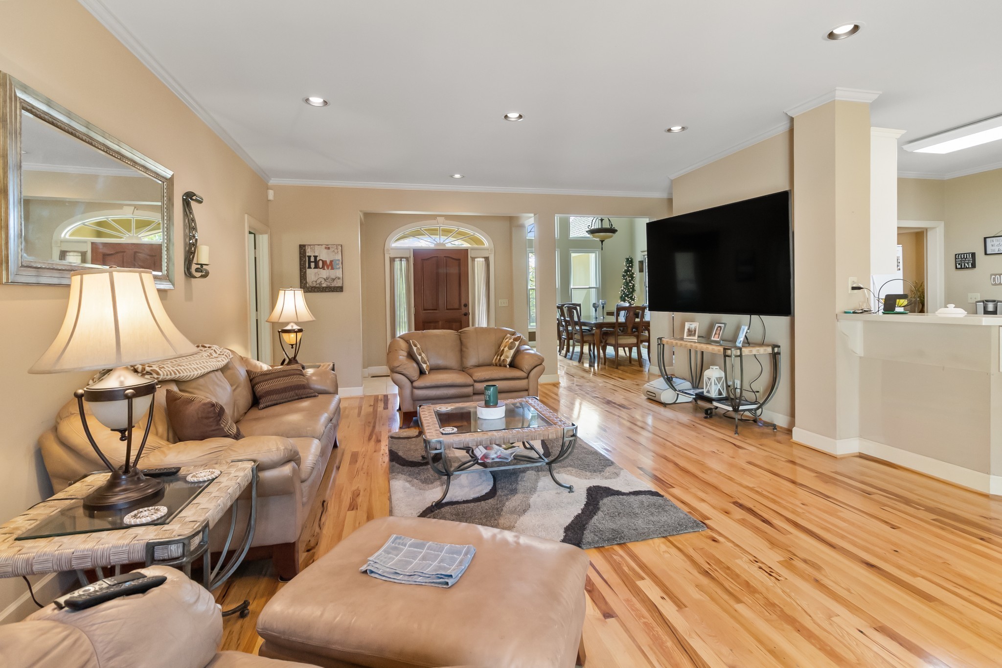2926 Lisa Dr