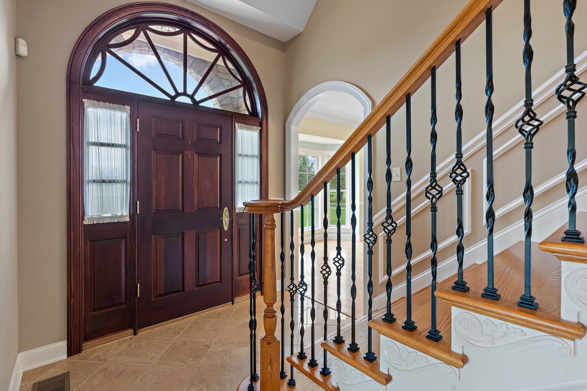 303 Middlefield Ln
