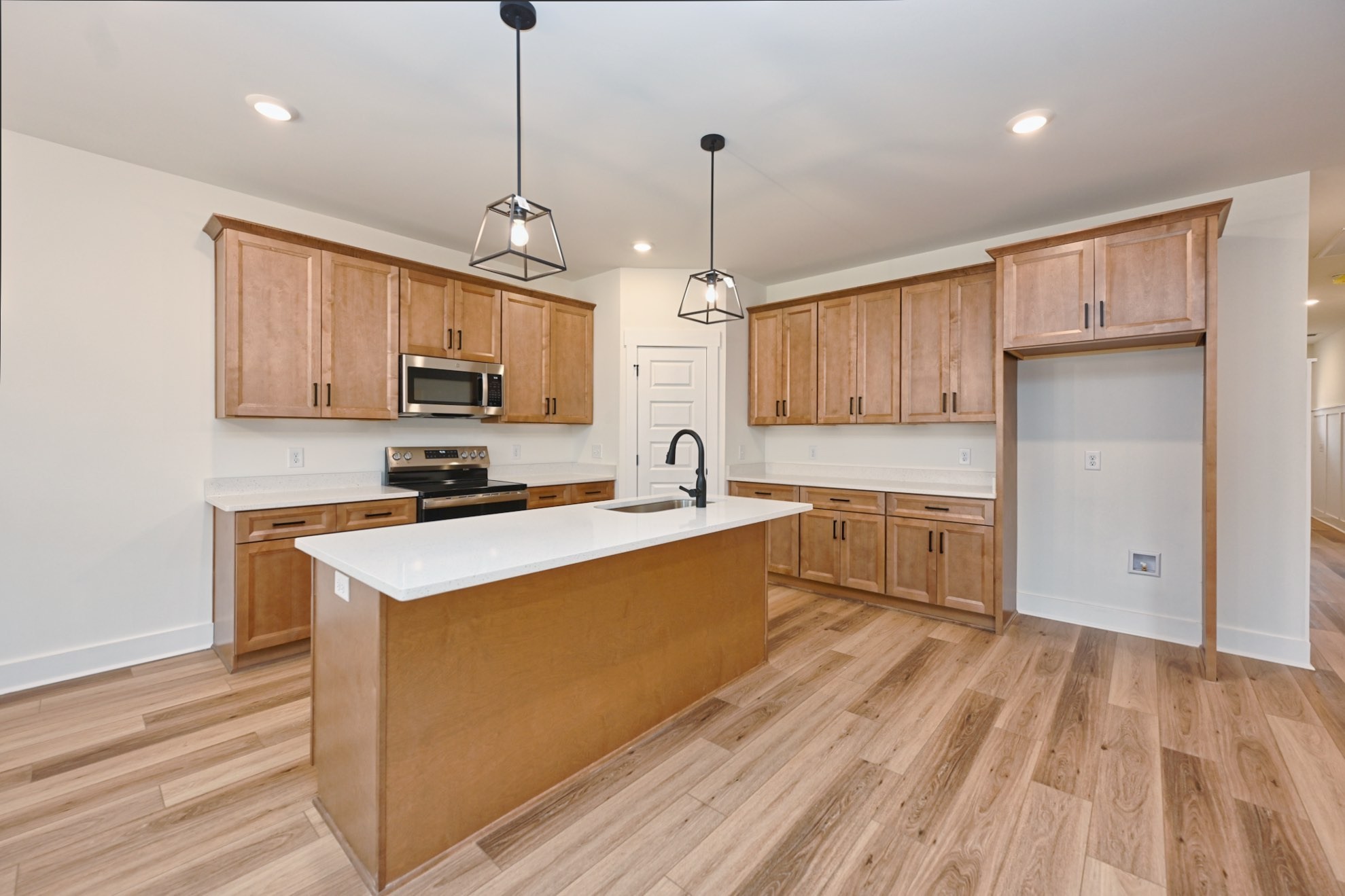 1092 Angus Way