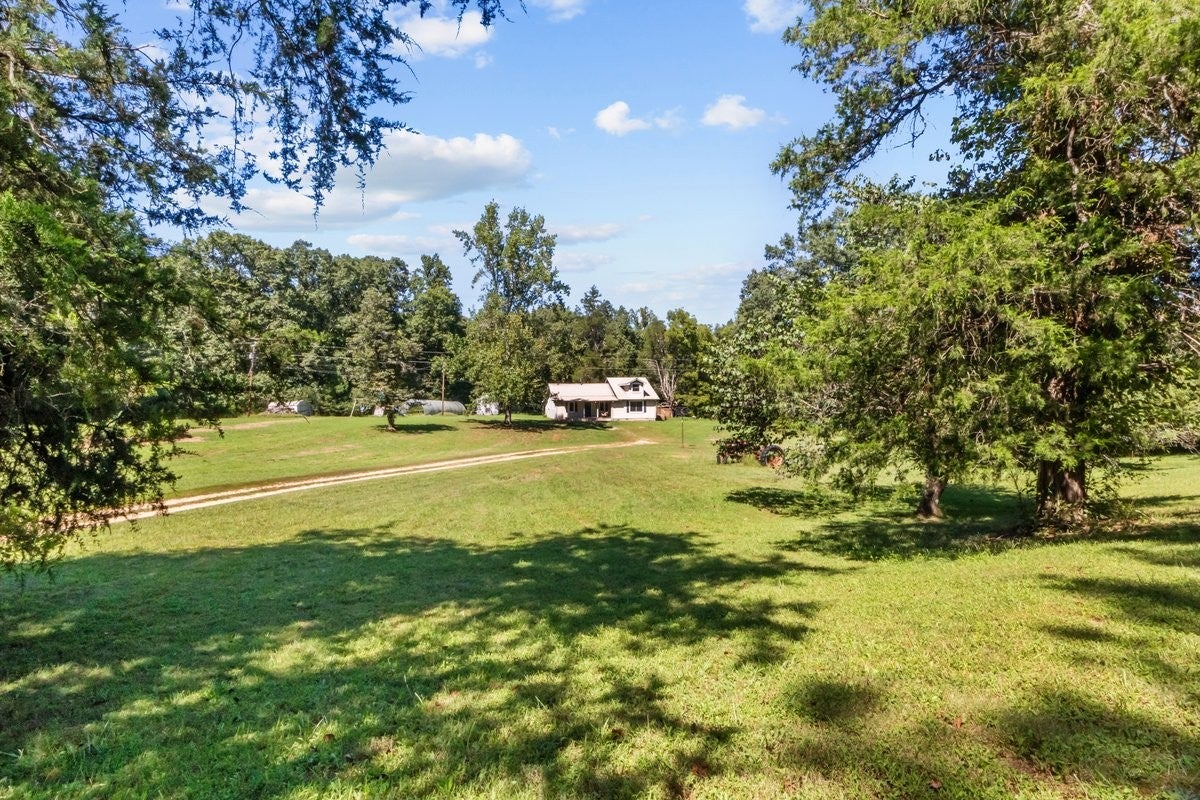 6371 Hassell Creek Rd