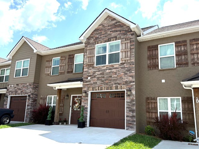 967 Horse Mountain Rd 1E