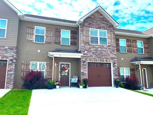 967 Horse Mountain Rd 1E