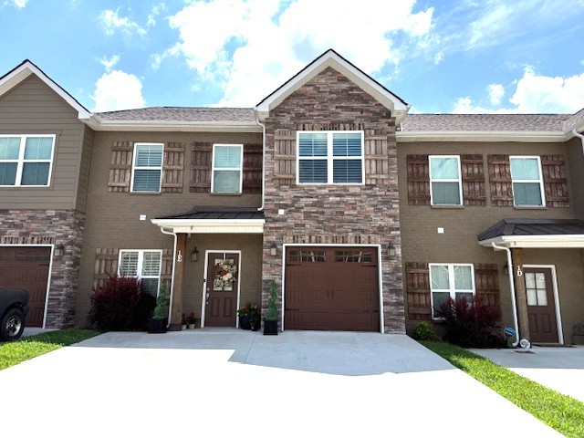 967 Horse Mountain Rd 1E