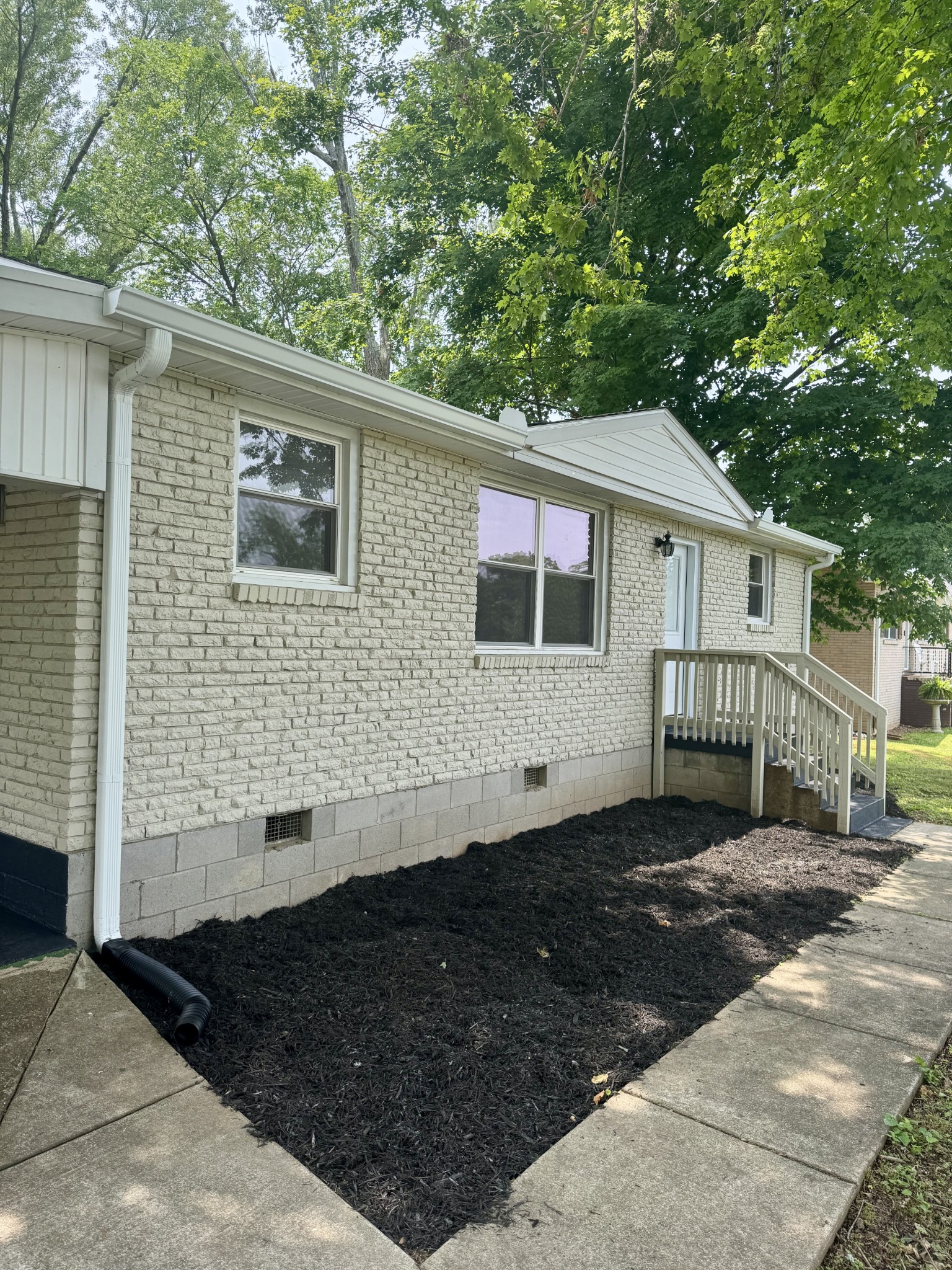 210 Alsup Dr