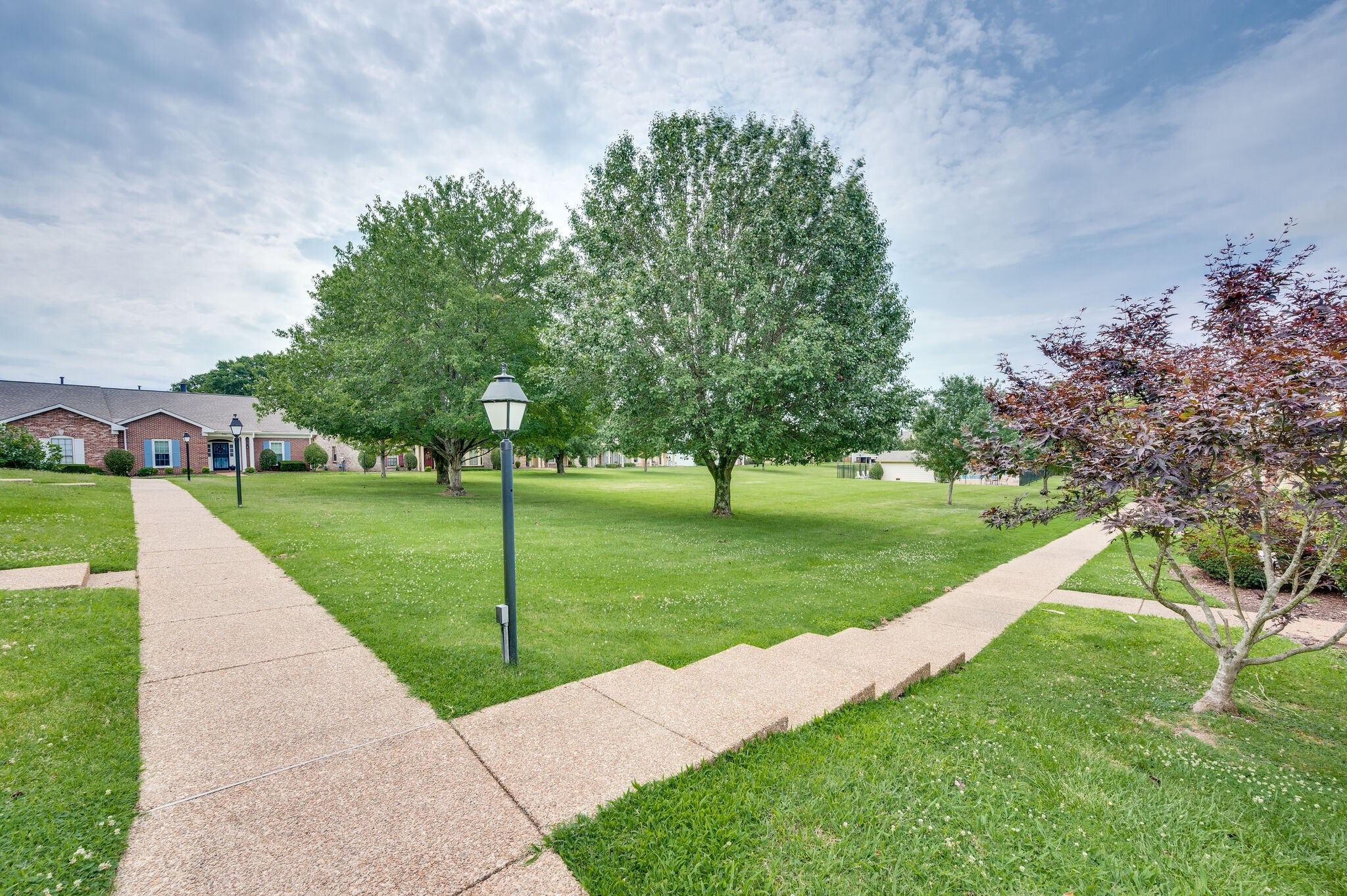 Nashville, Tennessee 37221, United States, 4 Bedrooms Bedrooms, ,2 BathroomsBathrooms,Residential,Pending,100250