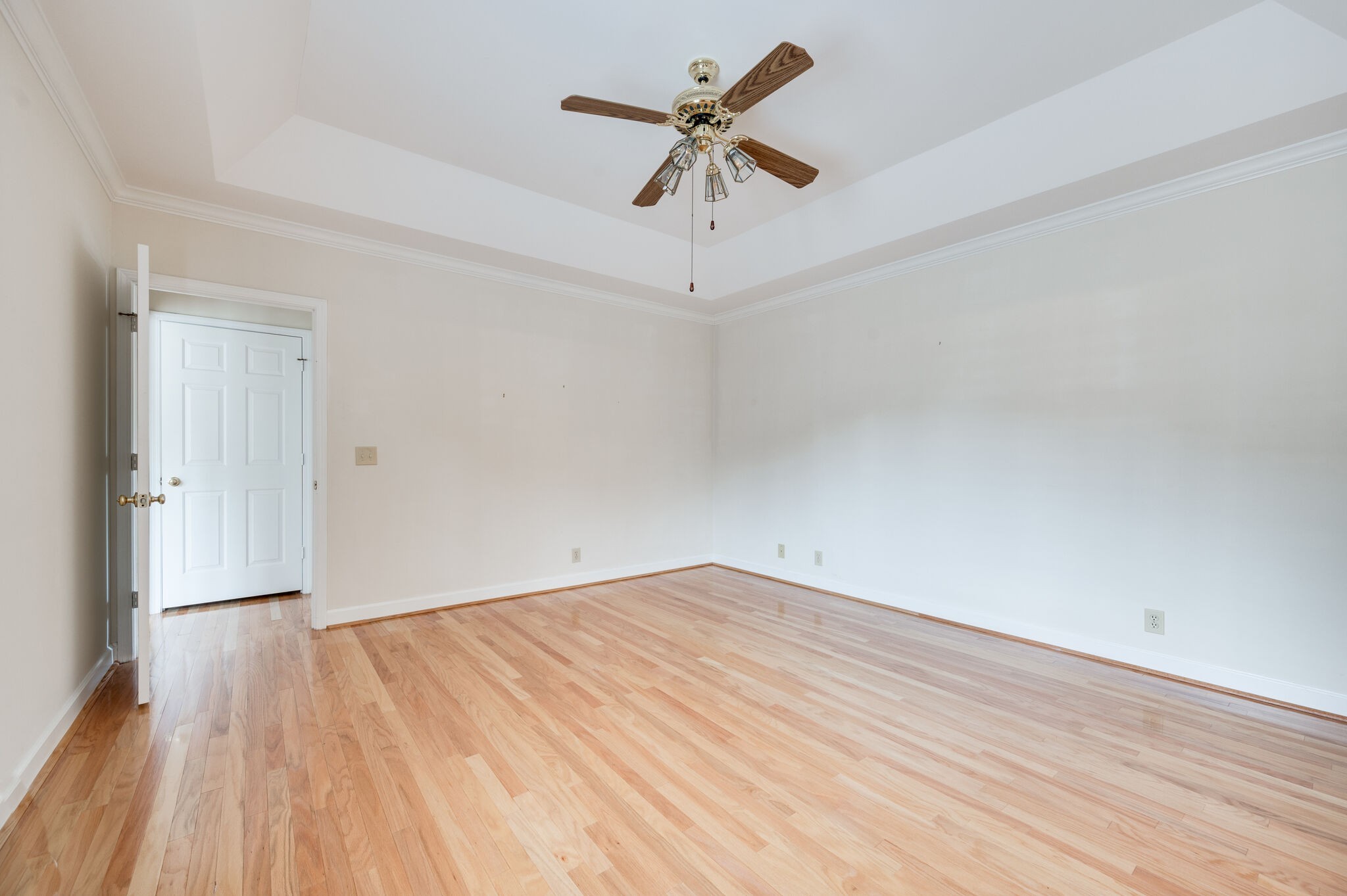 Nashville, Tennessee 37221, United States, 4 Bedrooms Bedrooms, ,2 BathroomsBathrooms,Residential,Pending,100250