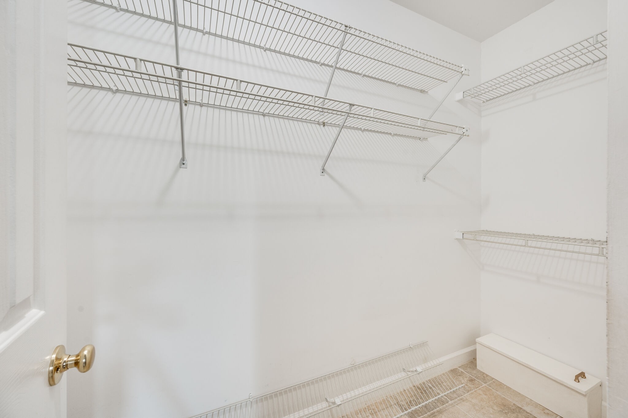 Nashville, Tennessee 37221, United States, 4 Bedrooms Bedrooms, ,2 BathroomsBathrooms,Residential,Pending,100250