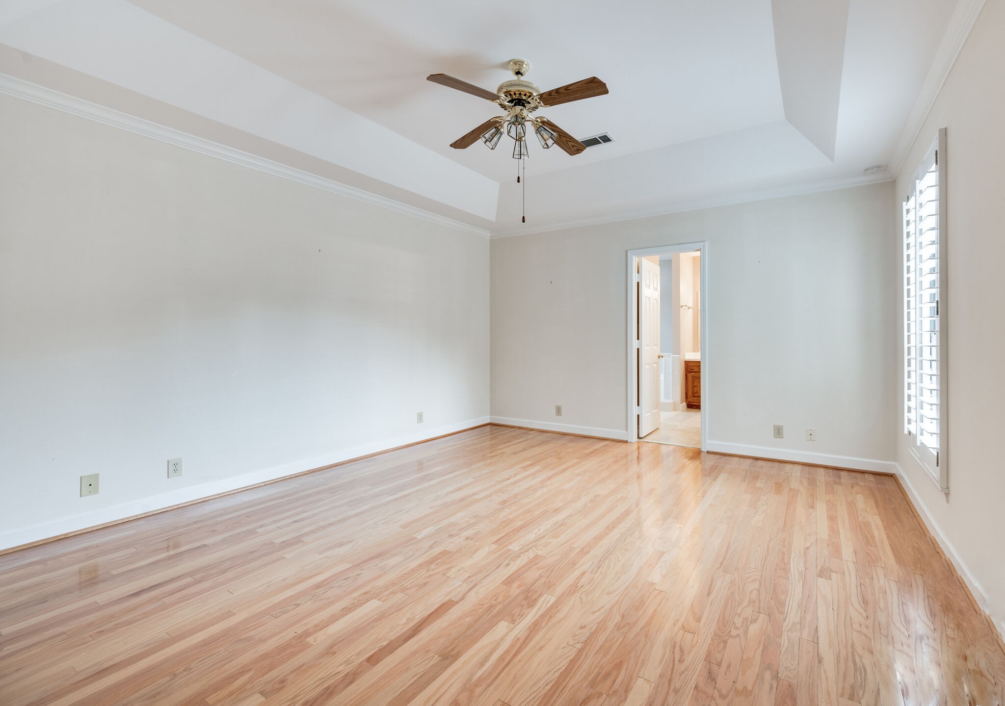 Nashville, Tennessee 37221, United States, 4 Bedrooms Bedrooms, ,2 BathroomsBathrooms,Residential,Pending,100250