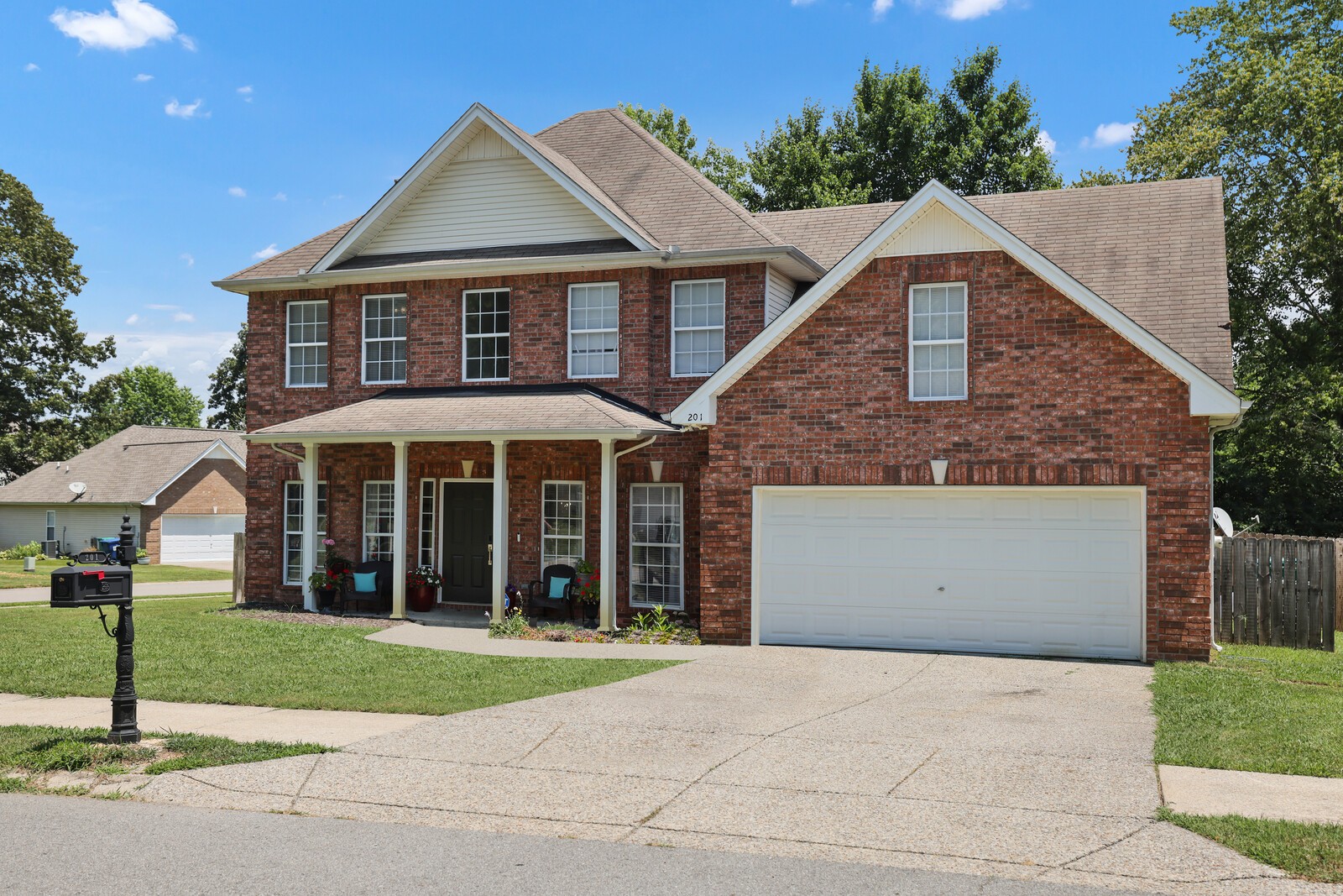 201 Foster Dr