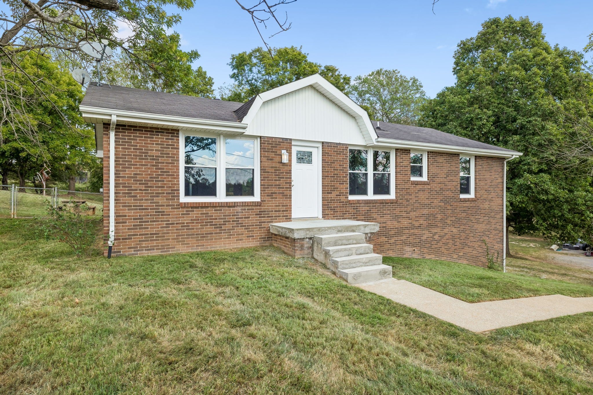 2762 Goodsprings Rd