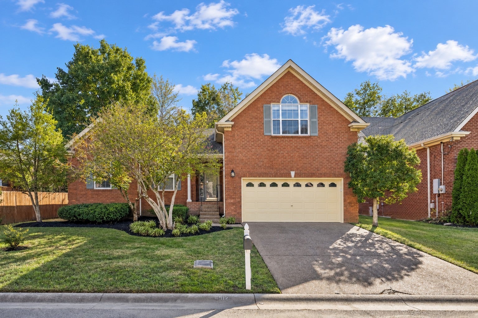 6312 Paddington Way