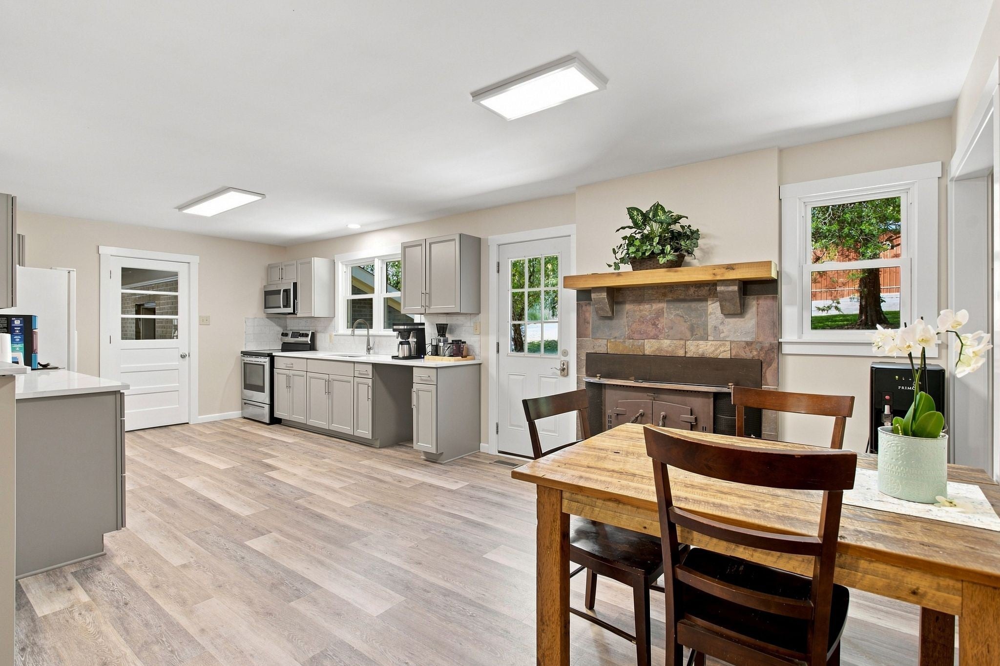 2390 Harlan Rd