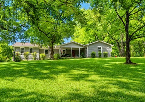 Photo of 2390 Harlan Rd, Columbia, TN 38401 (MLS # 3513801)