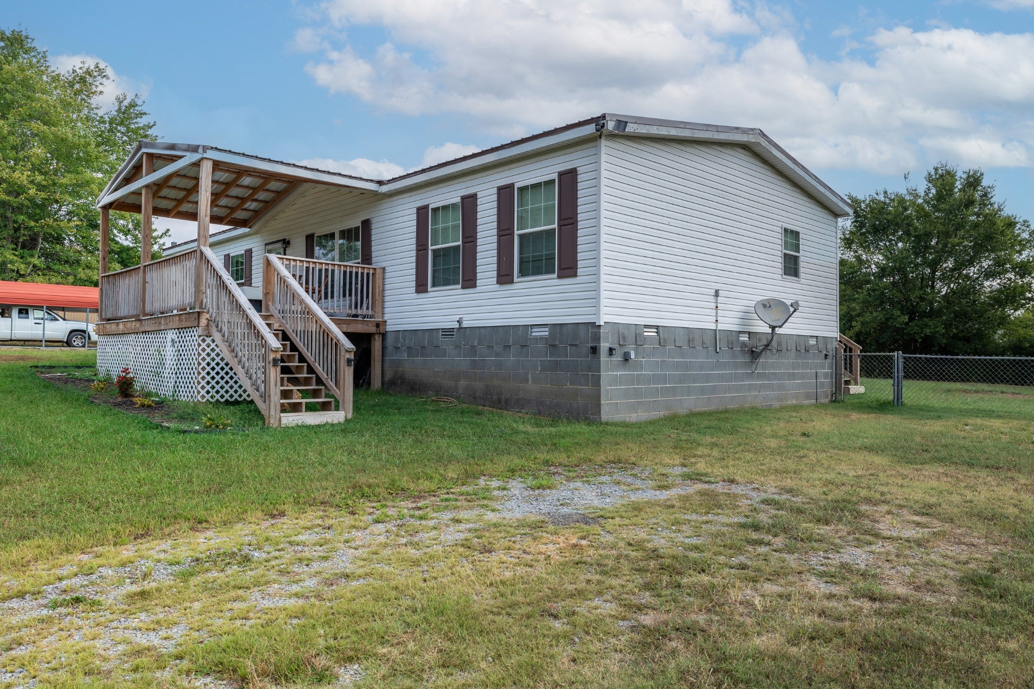 14 Pioneer Dr