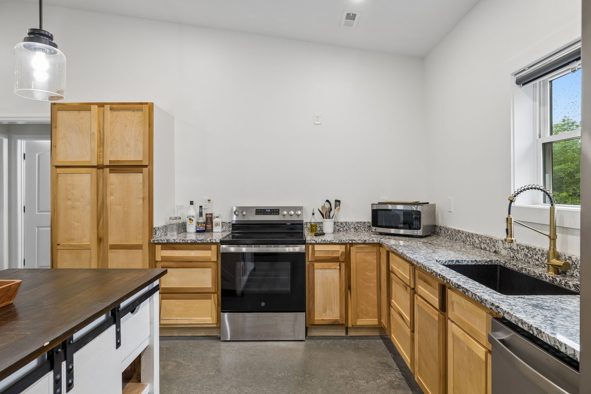 1183 Saddle Tree Rd
