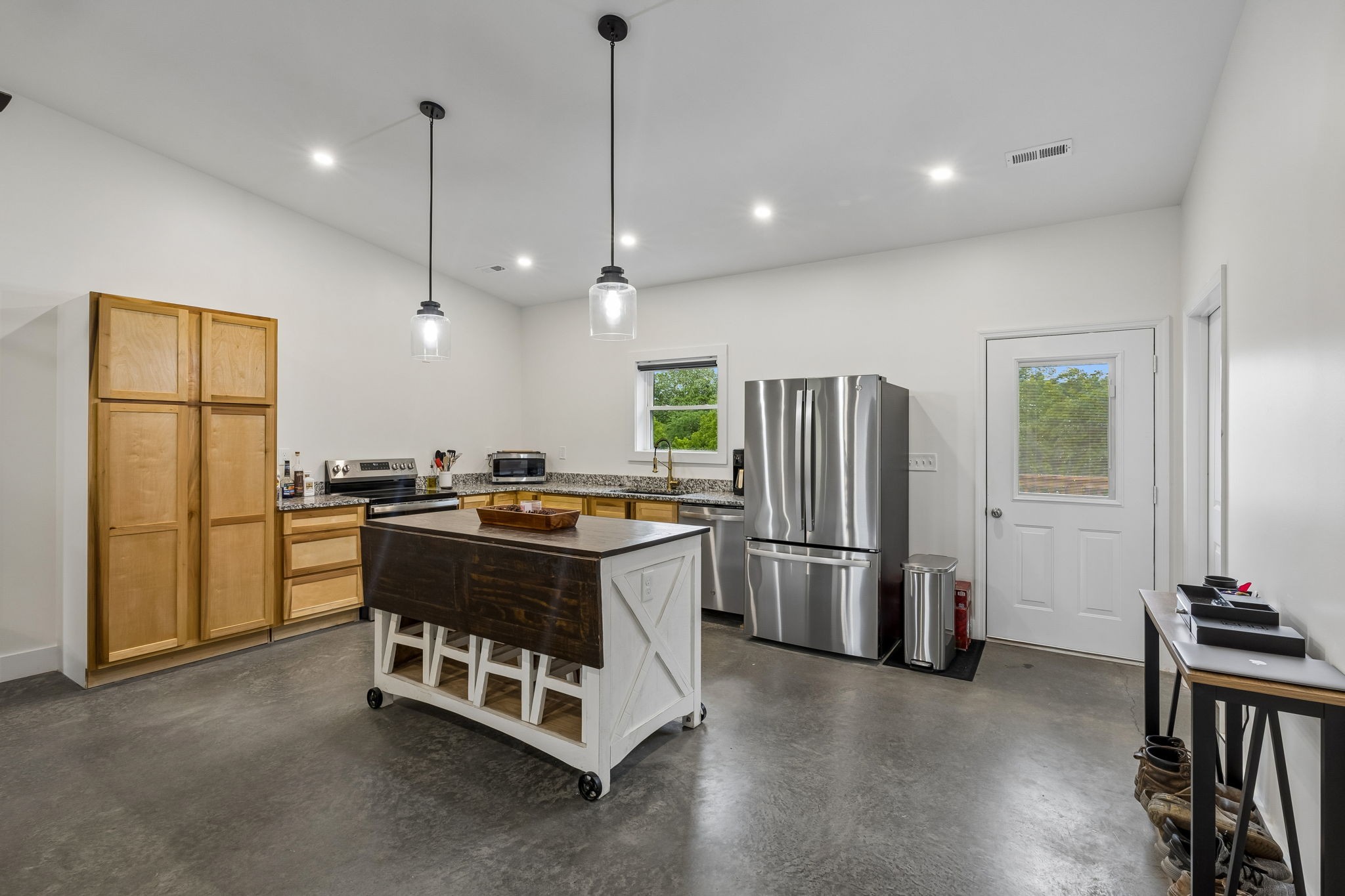 1183 Saddle Tree Rd