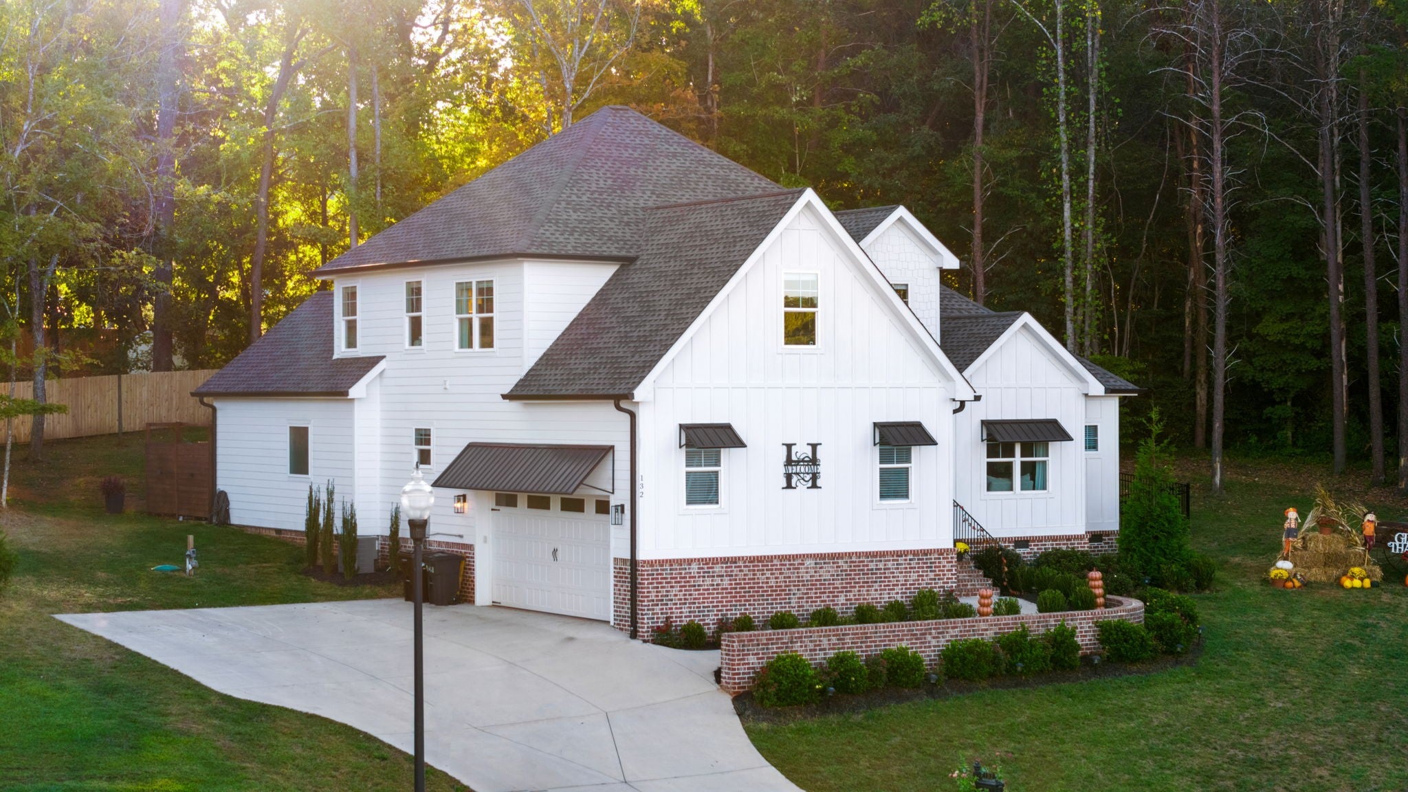 132 Opal Trl NW