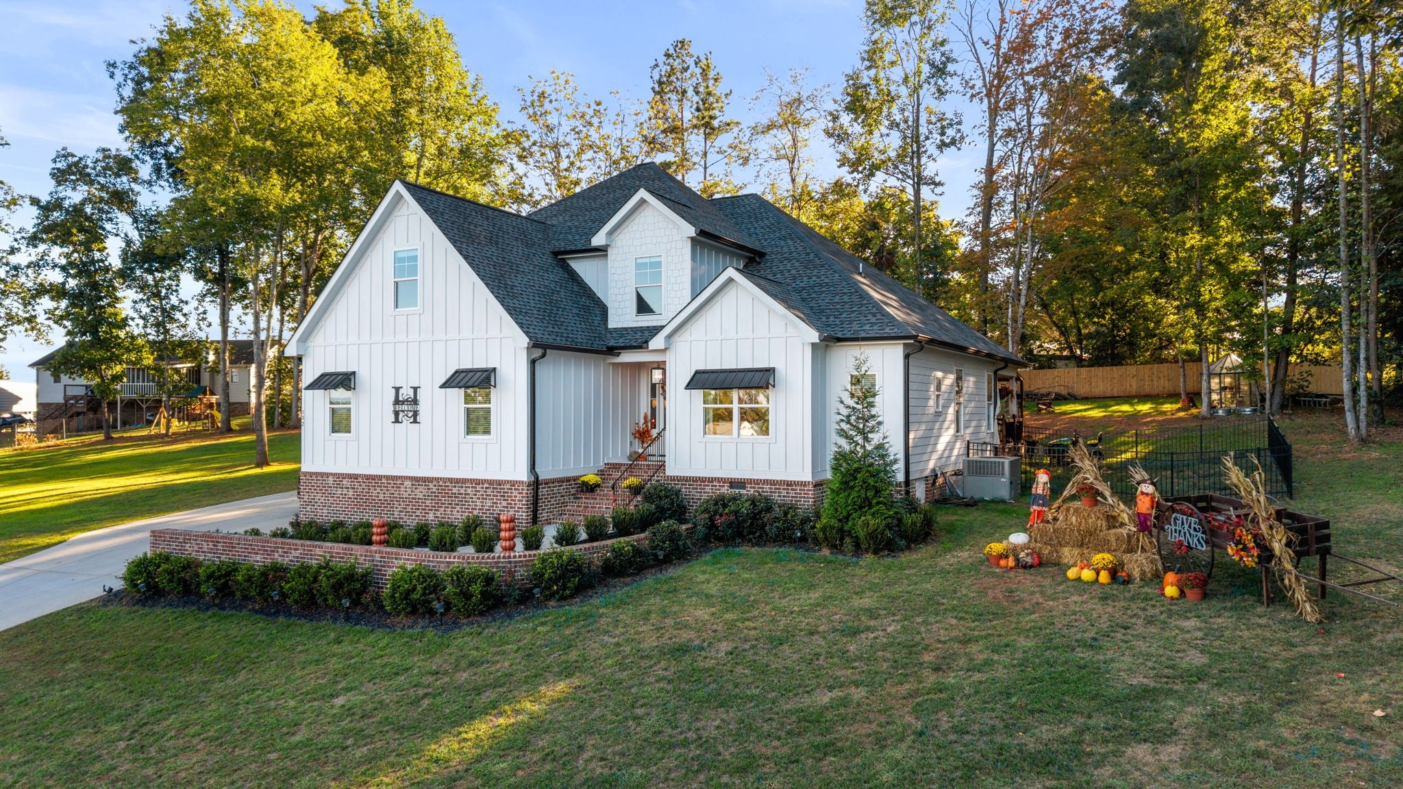 132 Opal Trl NW