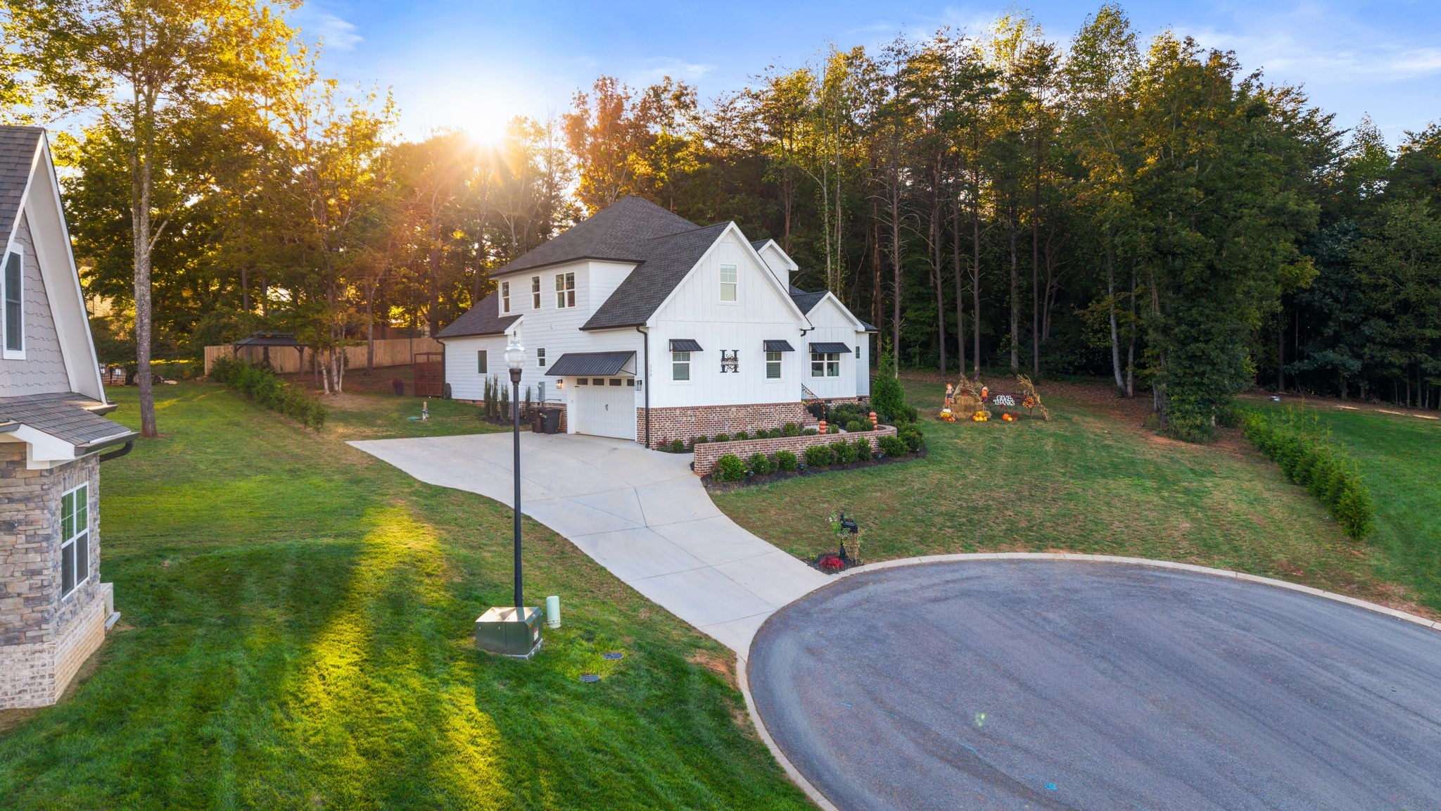 132 Opal Trl NW