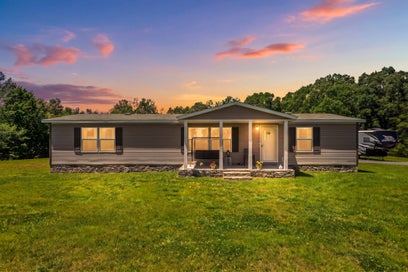 5555 King Robert Ln Westmoreland TN 37186