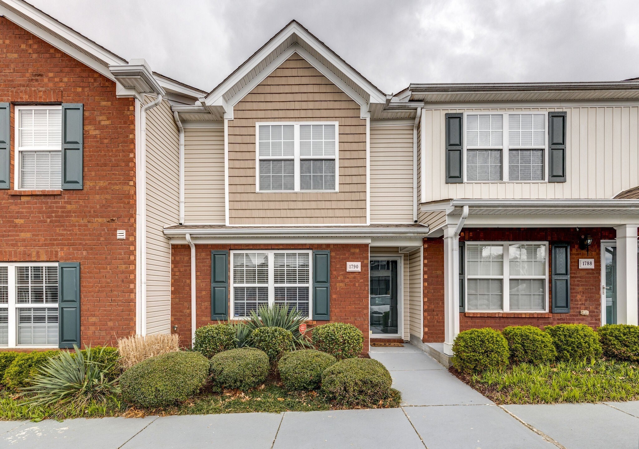 2.0-bed rental at 1790 Red Jacket Dr