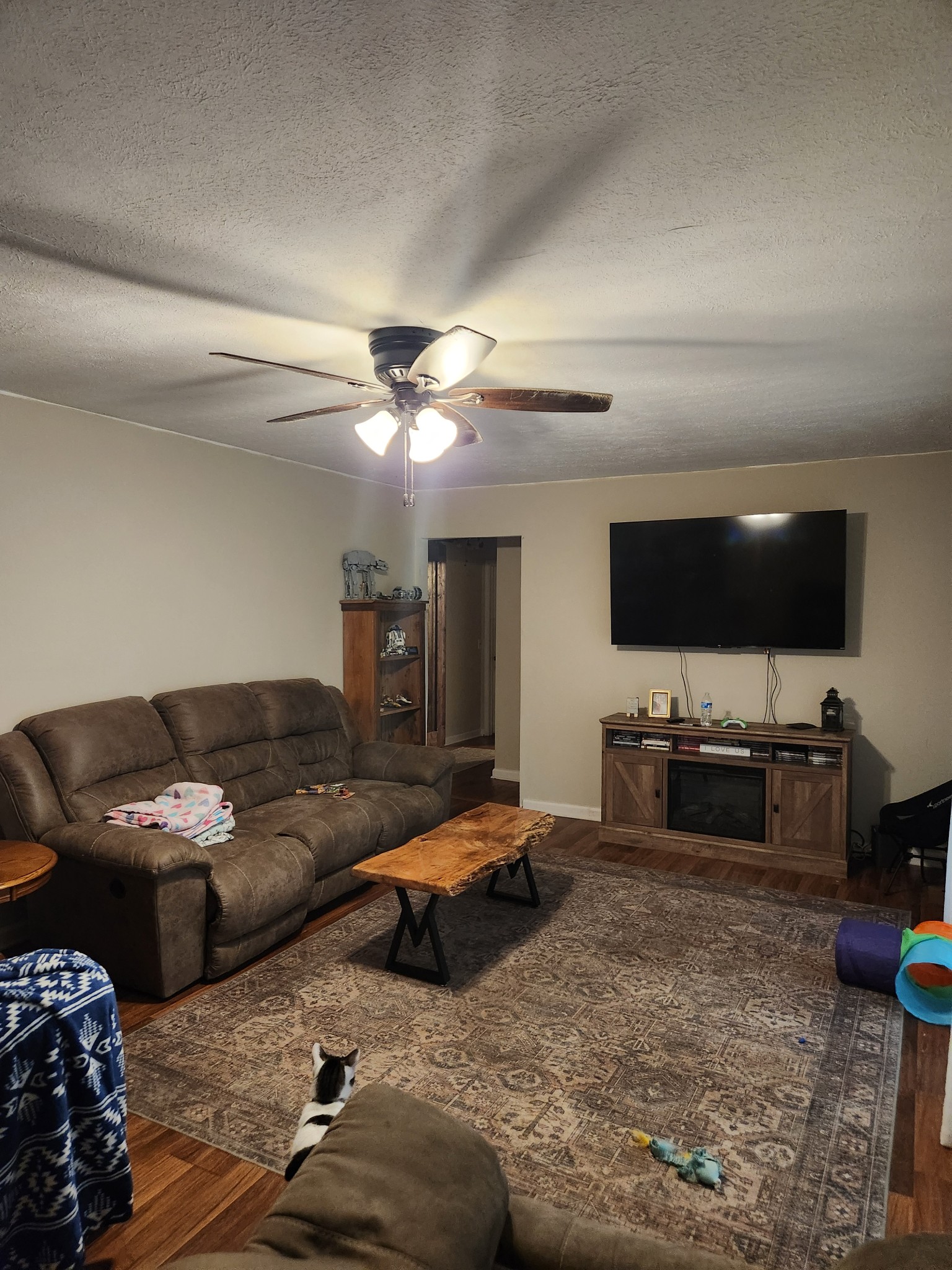 513 Draper Ln