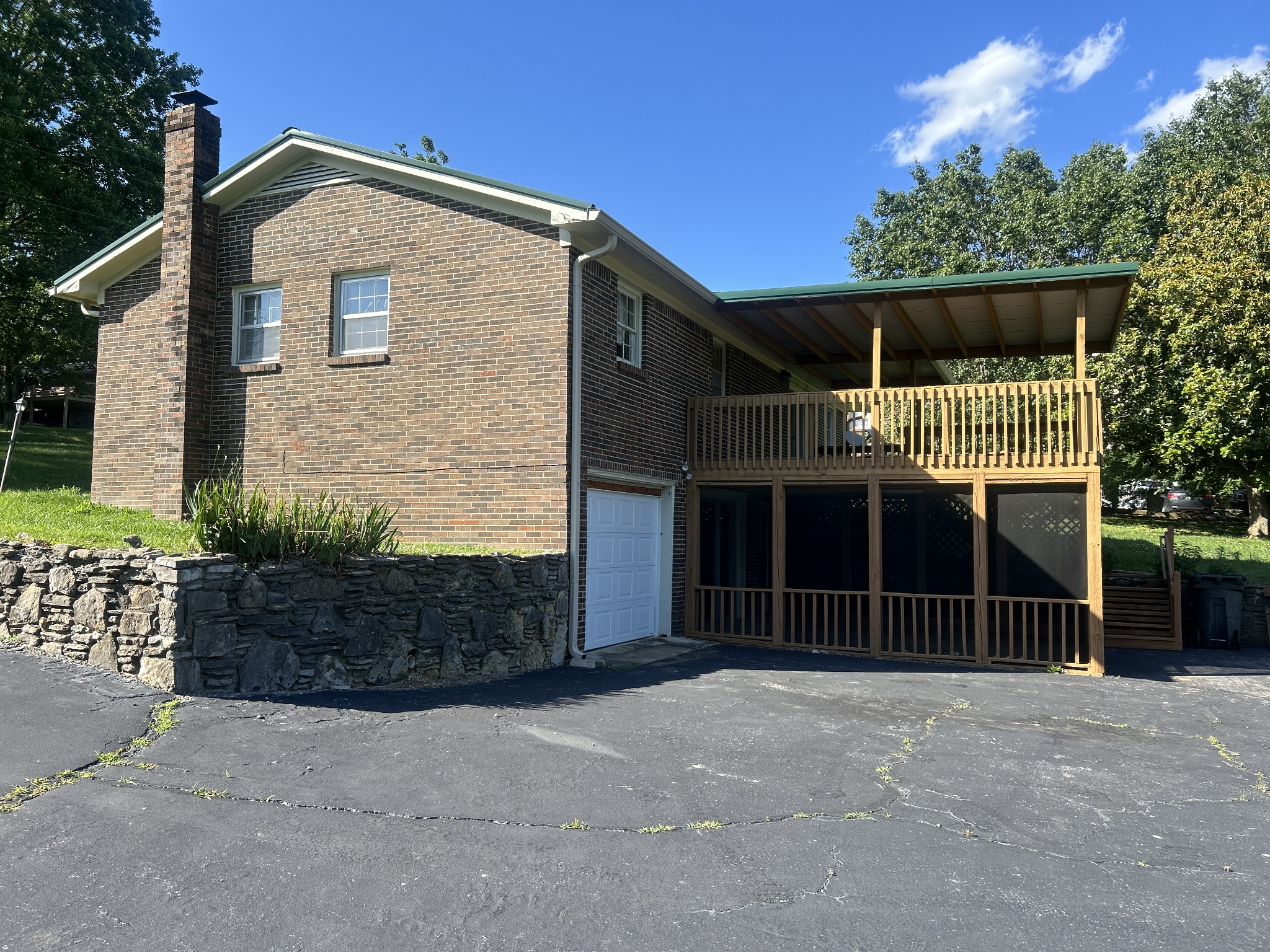 904 Cheairs Cir