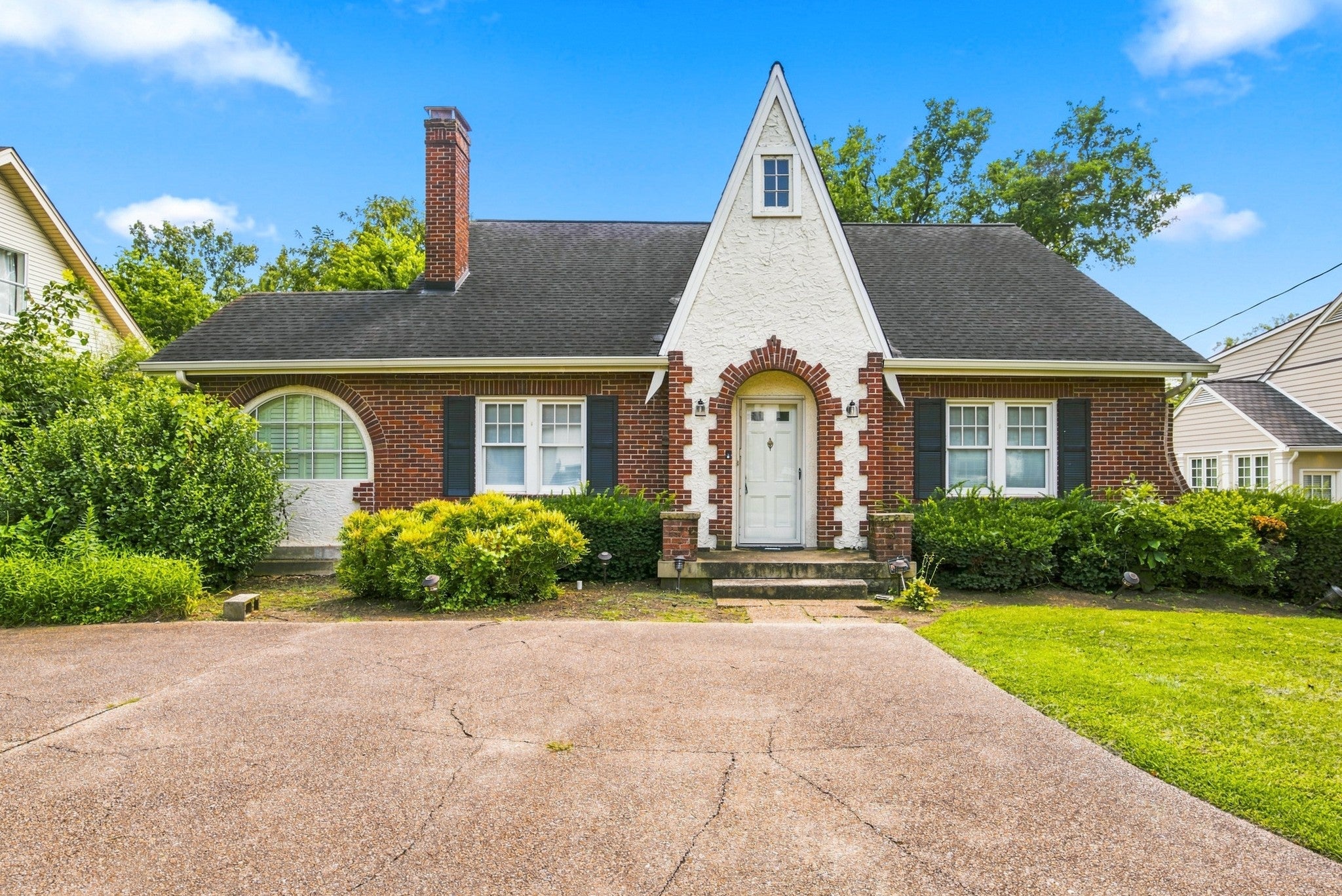 3-bed listing at 1621 S Observatory Dr, Nashville