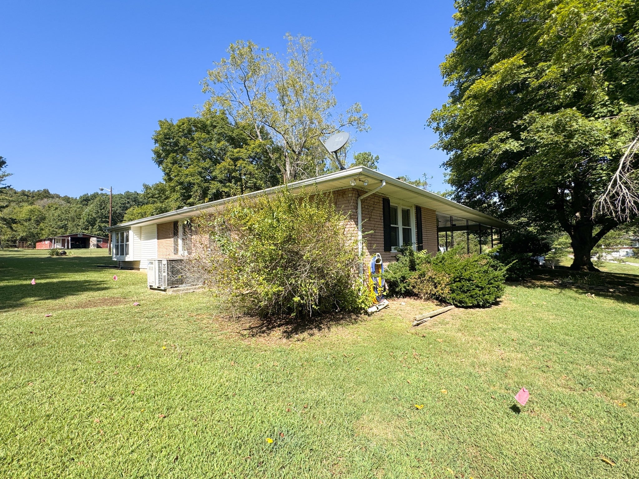 3025 Old Highway 31 E