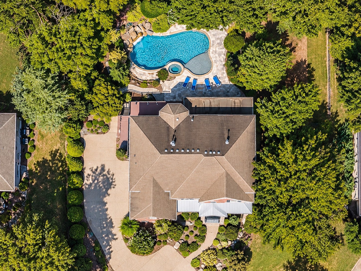 6-bed listing at 9620 Mitchell Pl, Brentwood