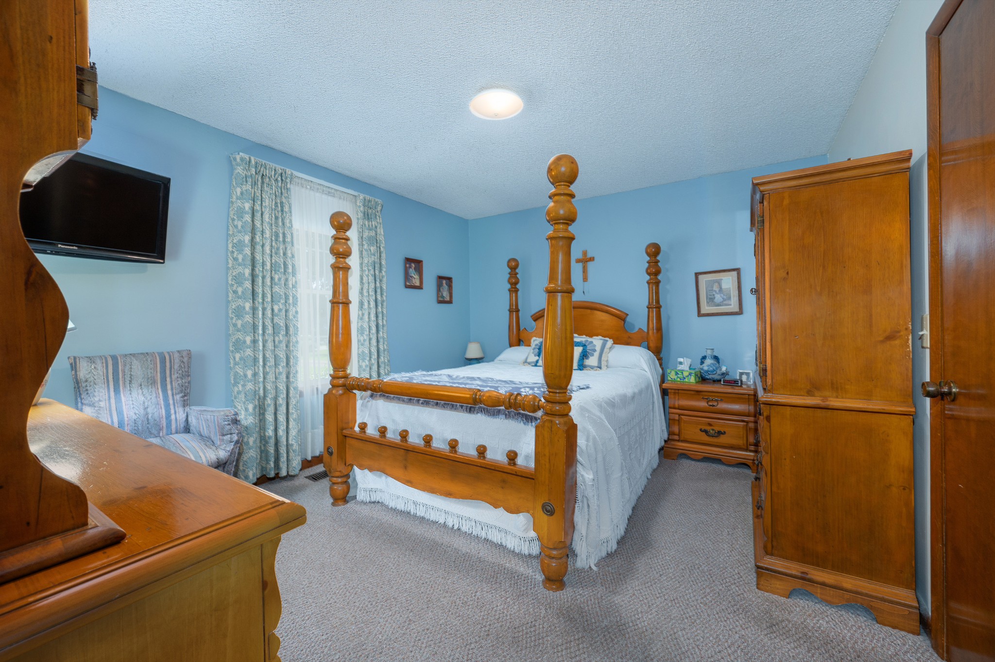 310 Lisa Ln