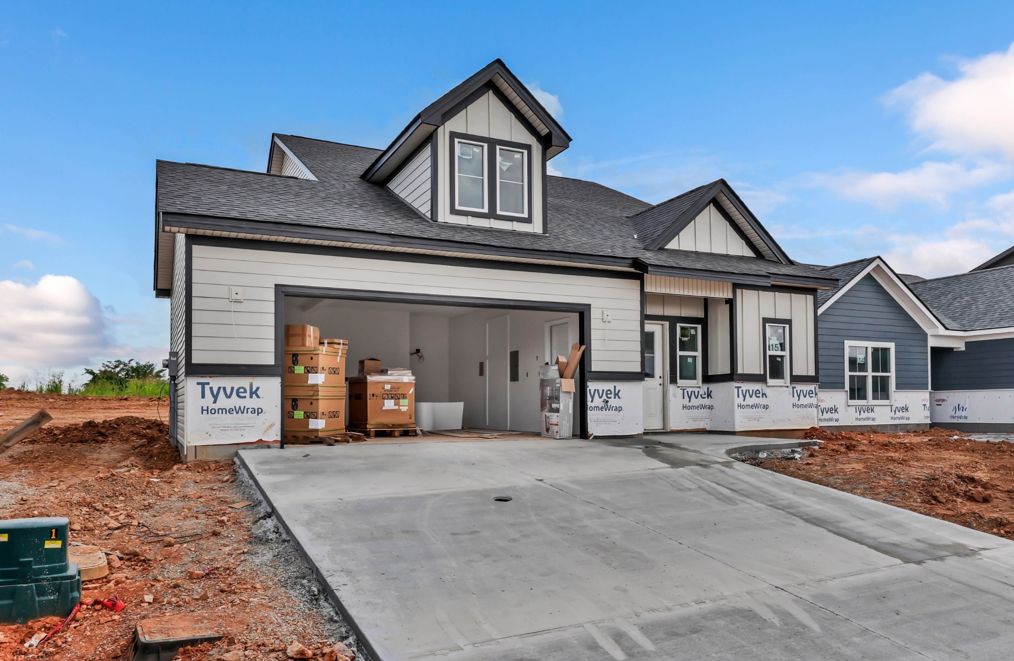 2725 Brewster Dr