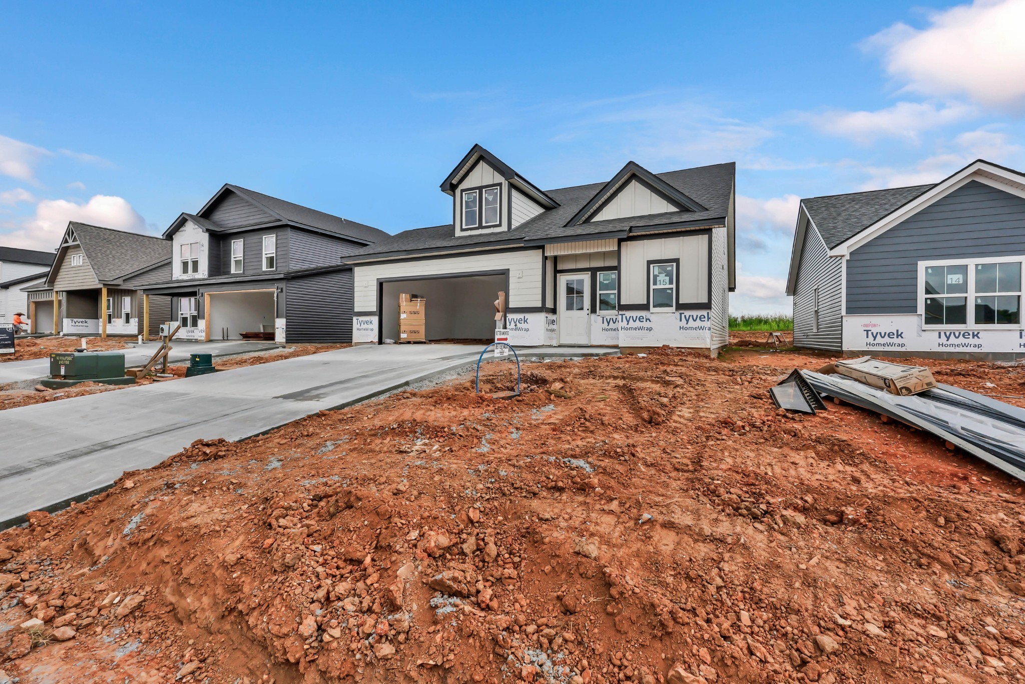 2725 Brewster Dr