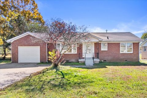 Photo of 603 3rd St, Lawrenceburg, TN 38464 (MLS # 3039222)