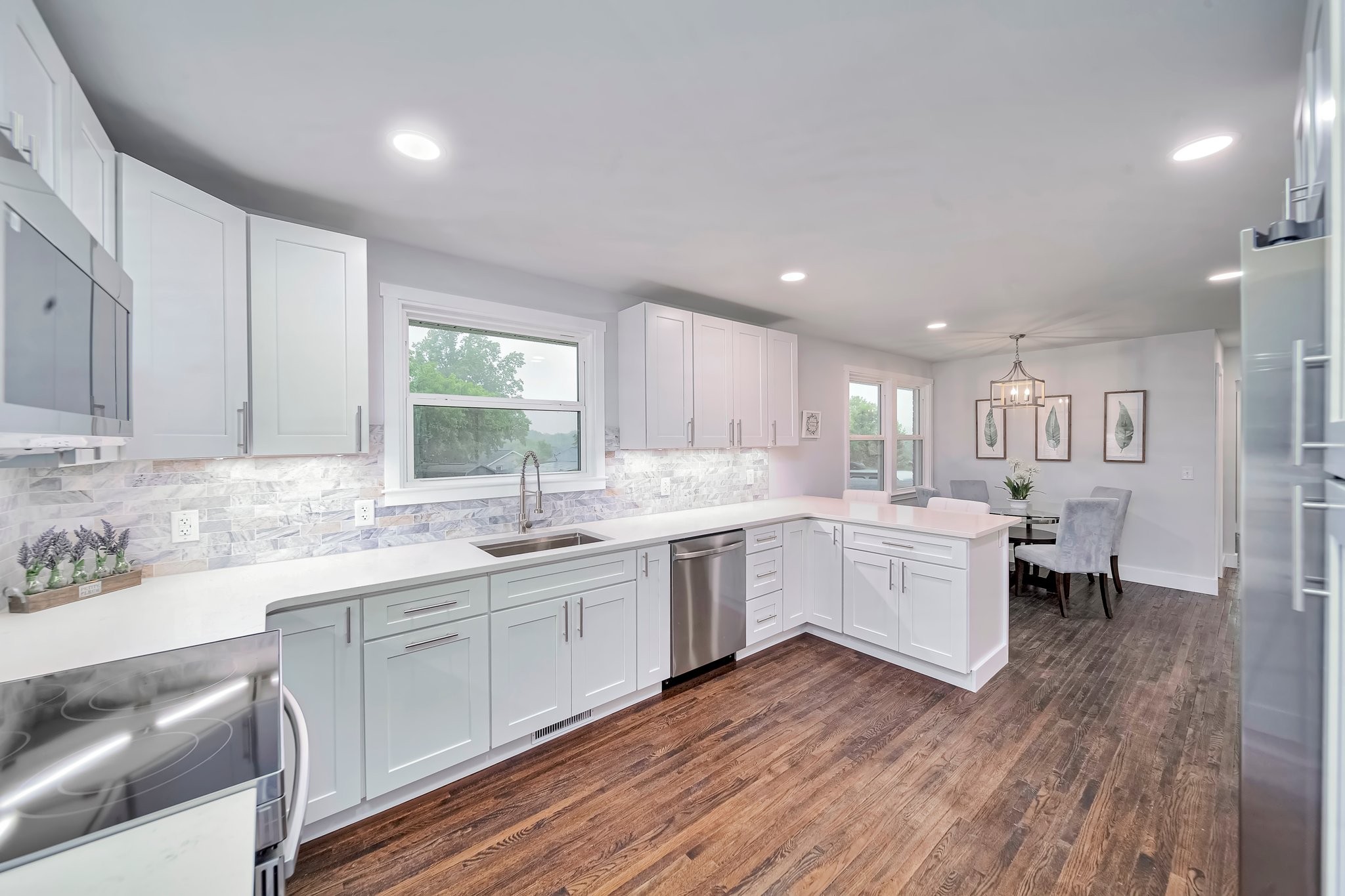 210 NW Clearview Dr