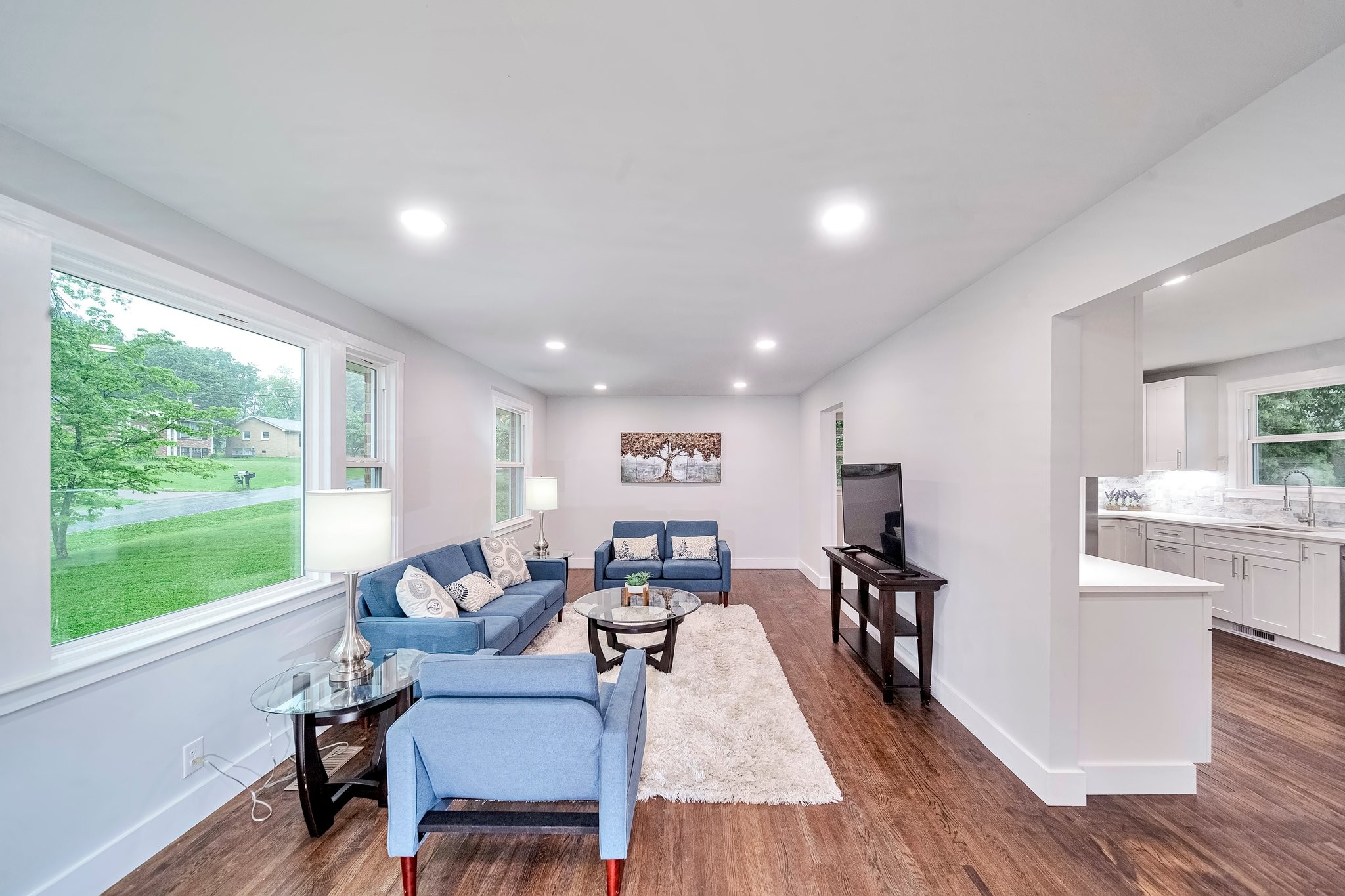 210 NW Clearview Dr