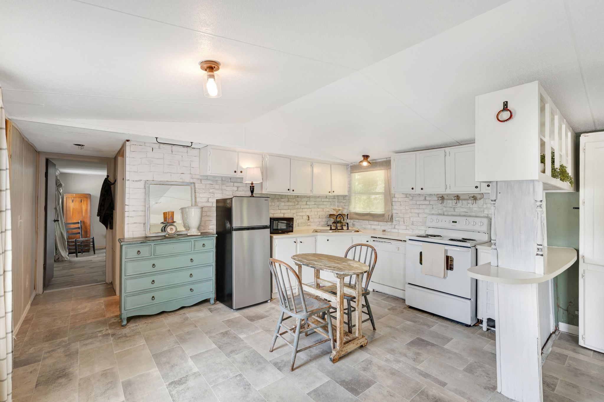424 Bear Creek Trl