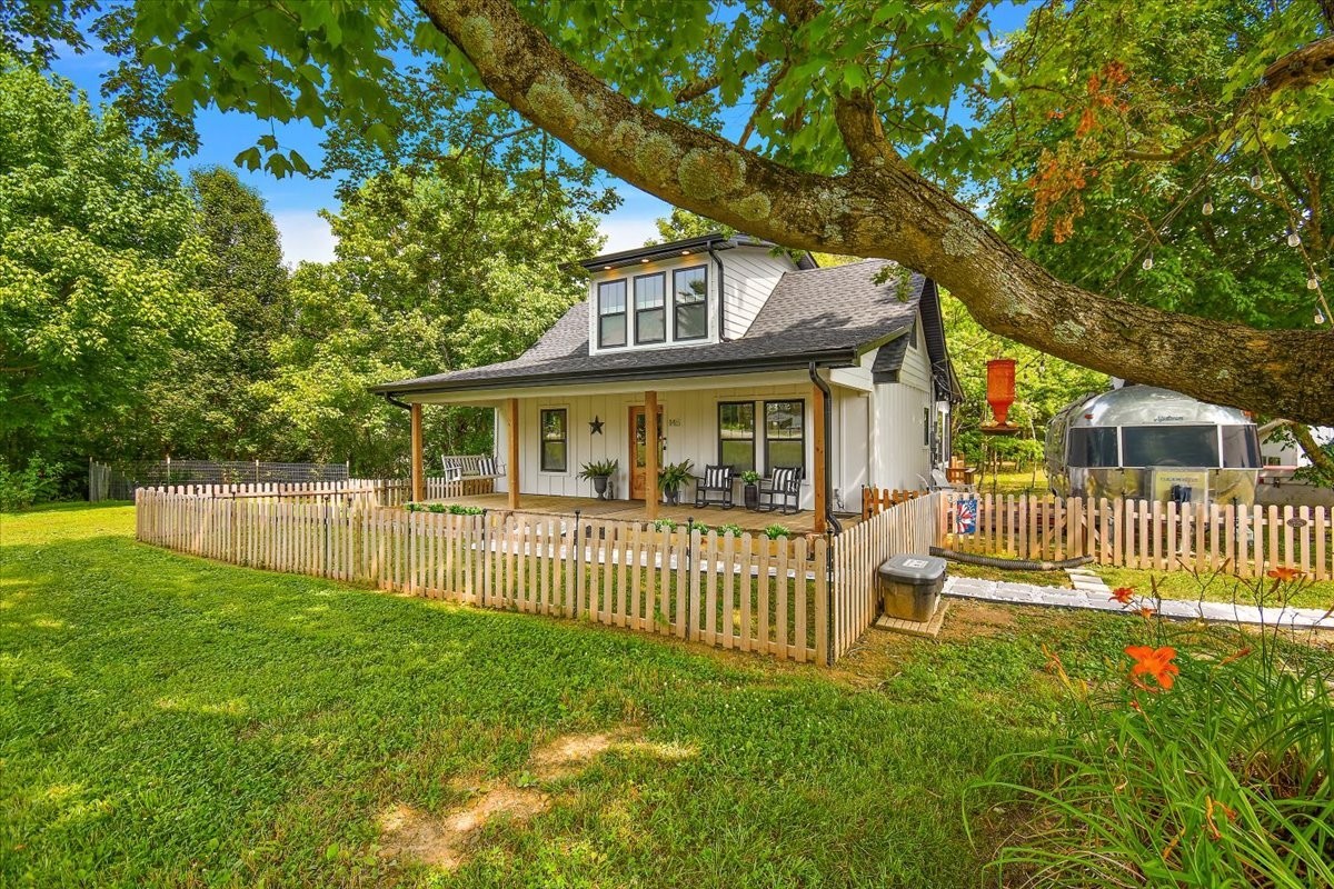 145 W Hollis Chapel RD