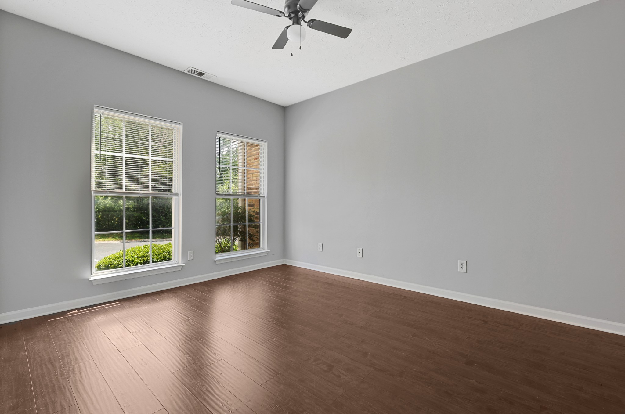 907 Churchill Xing 907