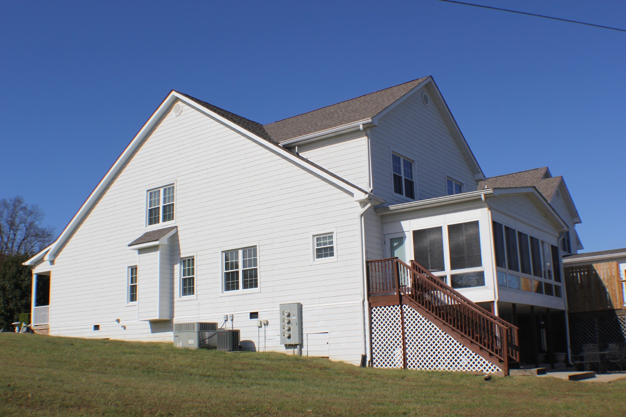106 Rose Dr