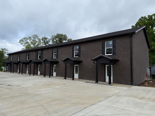 Photo 1 of 3 — 710 SW Atlantic St, Tullahoma, TN 37388