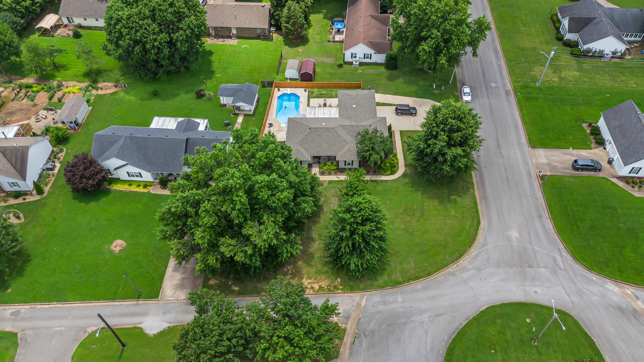 801 Douglas Dr