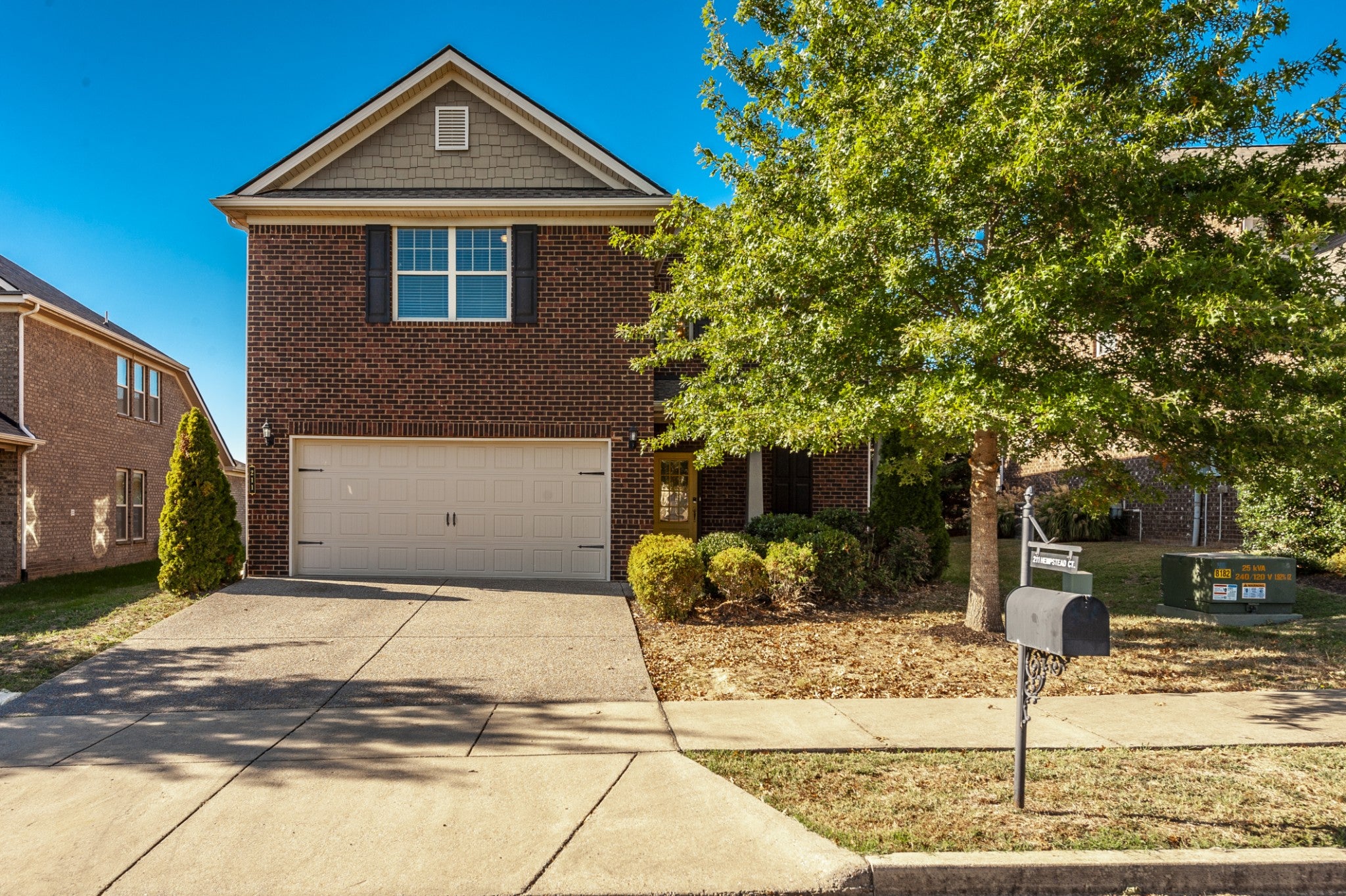 211 Hempstead Ct